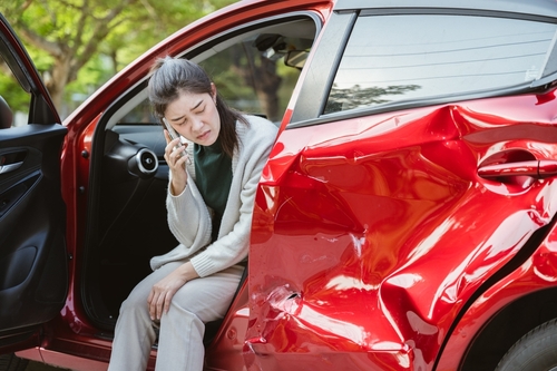 Winston-salem car accident lawyer, car accident lawyer in Winston-salem on the phone with a personal injury victim discussing the steps to take in a car accident claim. 
